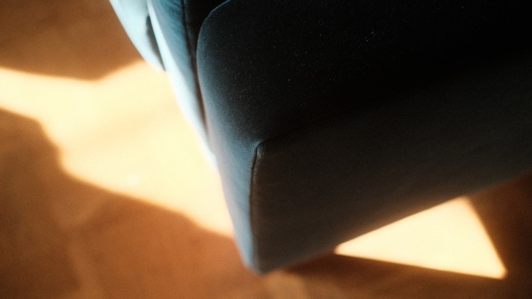 تصوير الديكور الداخلي والمفروشات: لمسات طلال عوض الفنية