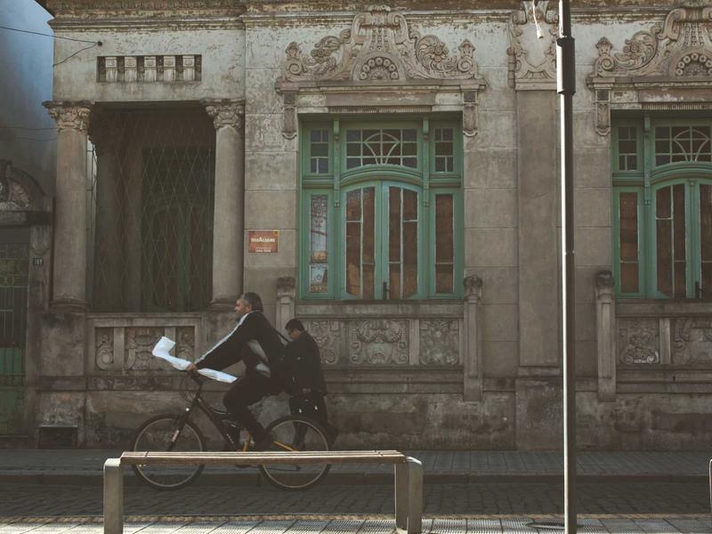 تصوير المودلز والأزياء في الرياض: رؤية فنية من طلال عوض