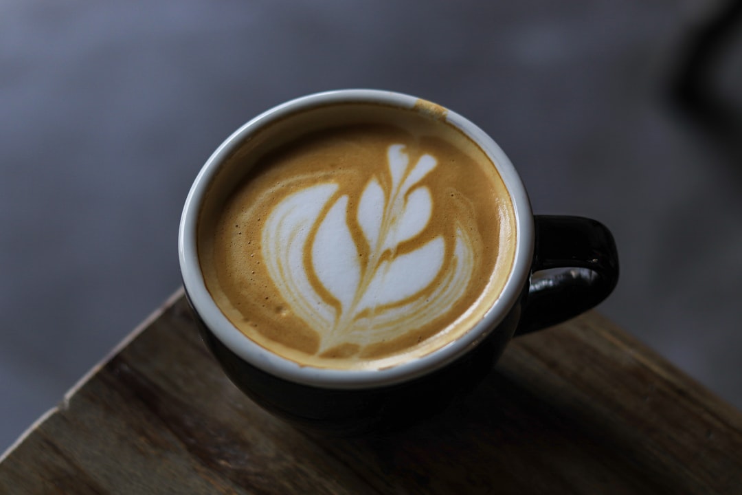 أسرار تصوير القهوة المختصة واللاتيه آرت: عدسة طلال عوض