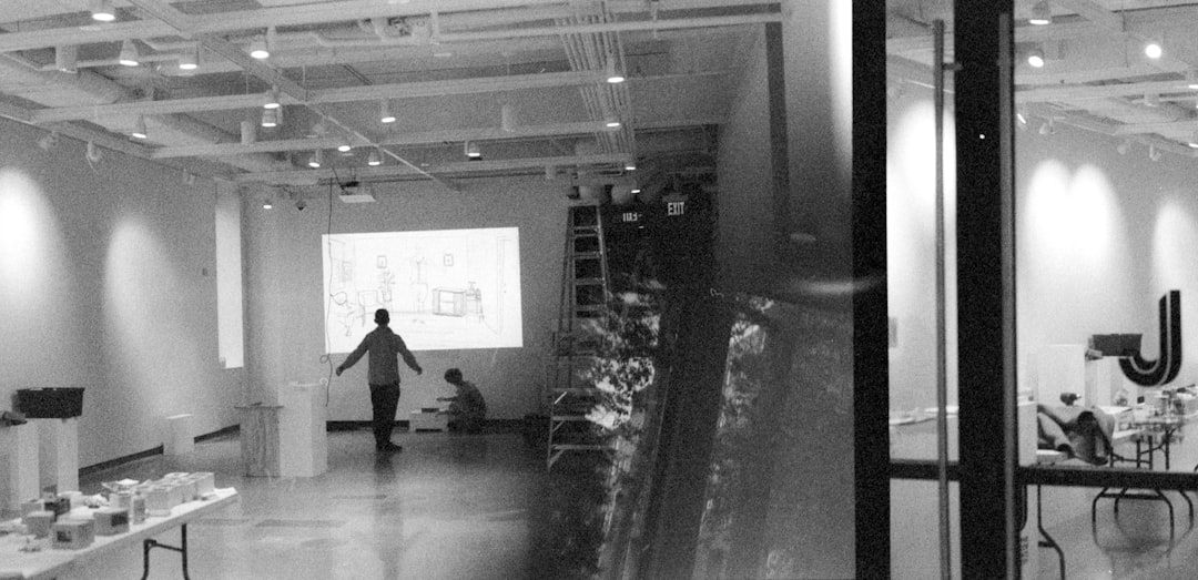 تغطية المؤتمرات والفعاليات الرسمية في المملكة: دقة وسرعة