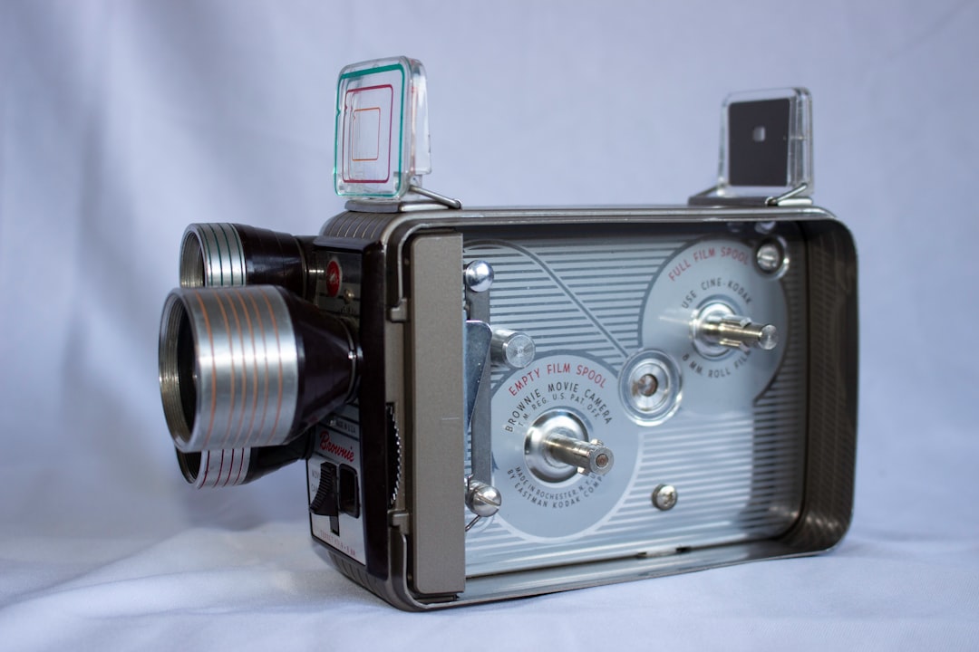 معدات تصوير المنتجات التي يستخدمها استوديو طلال عوض