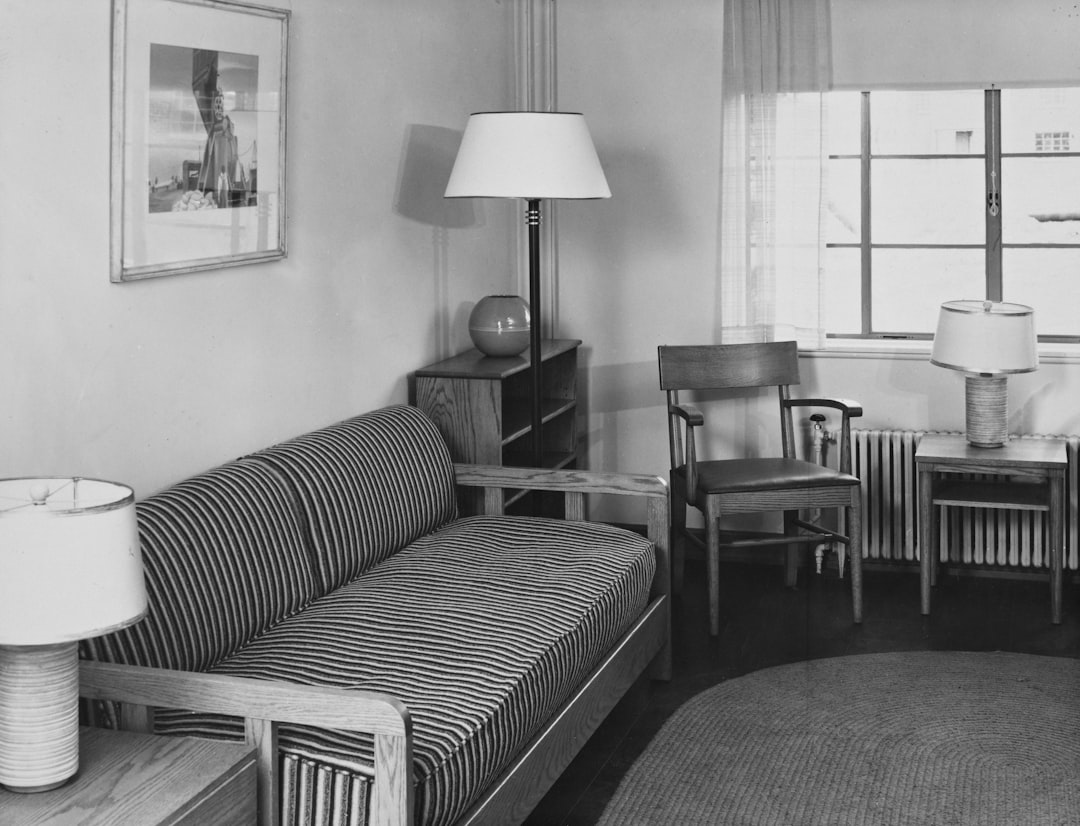 تصوير الديكور الداخلي والمفروشات: لمسات طلال عوض الفنية