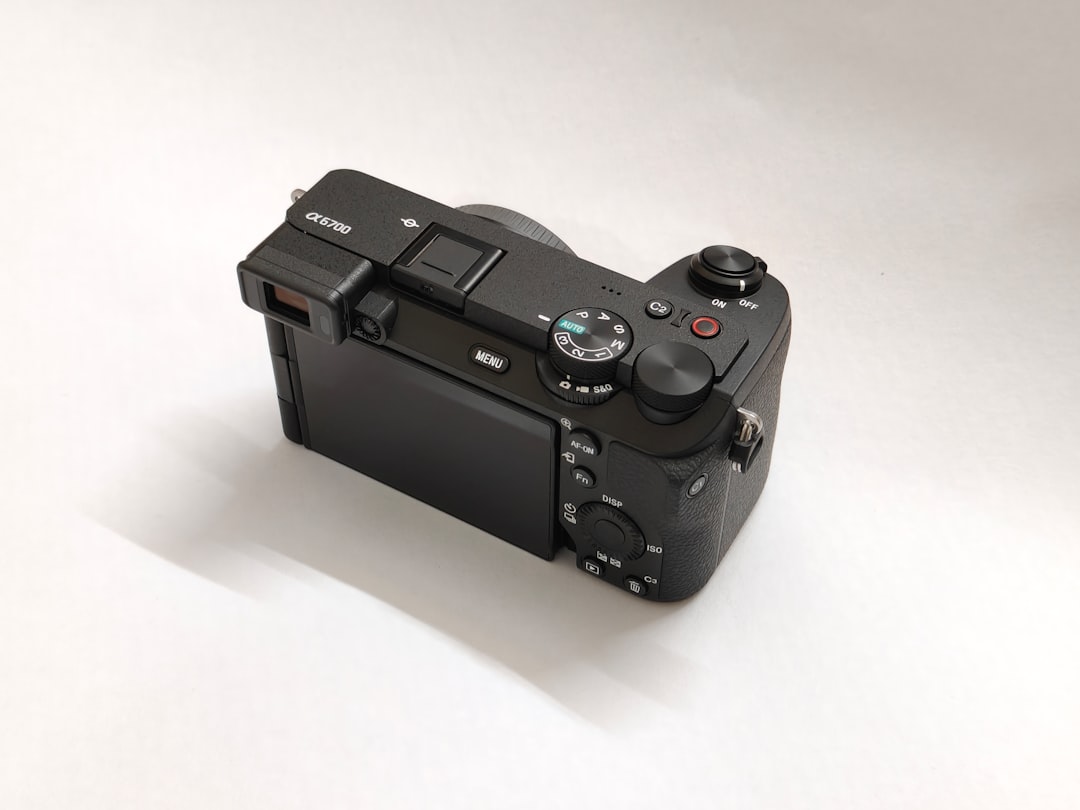 معدات تصوير المنتجات التي يستخدمها استوديو طلال عوض