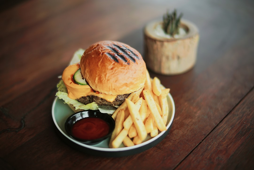 تأثير تصوير المنيو الاحترافي على زيادة معدل طلبات المطاعم في السعودية