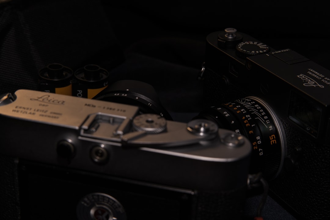 معدات تصوير المنتجات التي يستخدمها استوديو طلال عوض