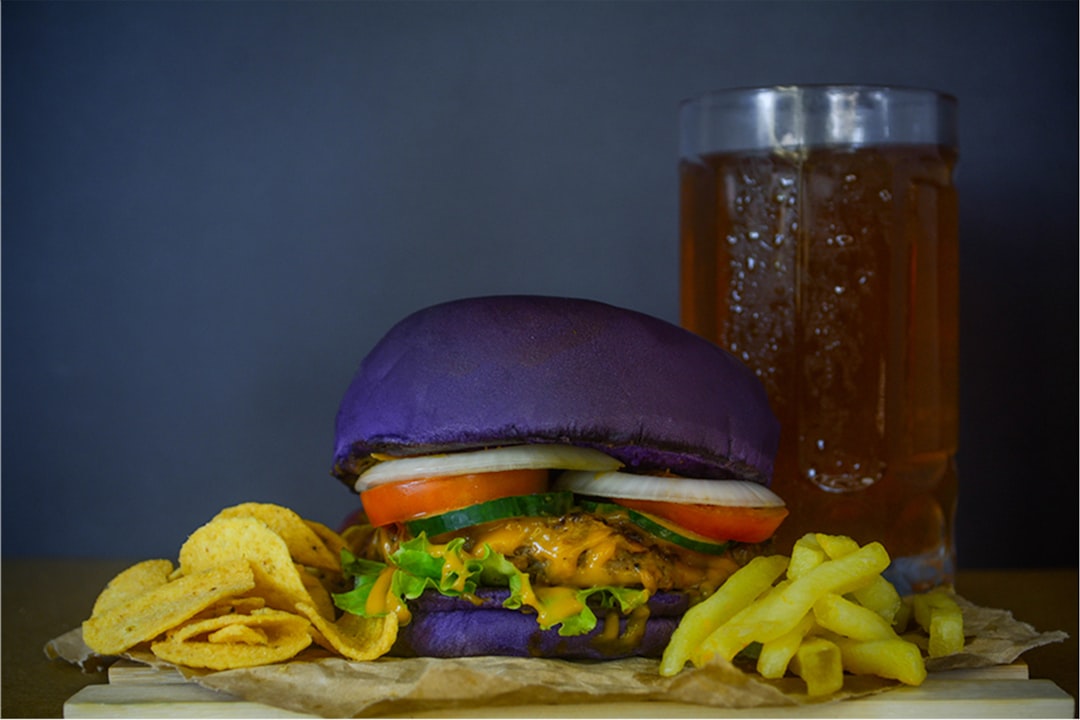 كيف تختار زاوية التصوير المثالية للبرجر والوجبات السريعة؟