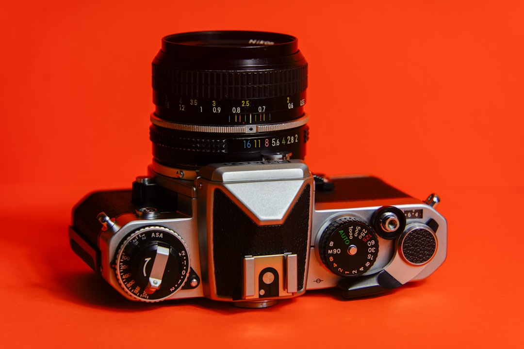 معدات تصوير المنتجات التي يستخدمها استوديو طلال عوض