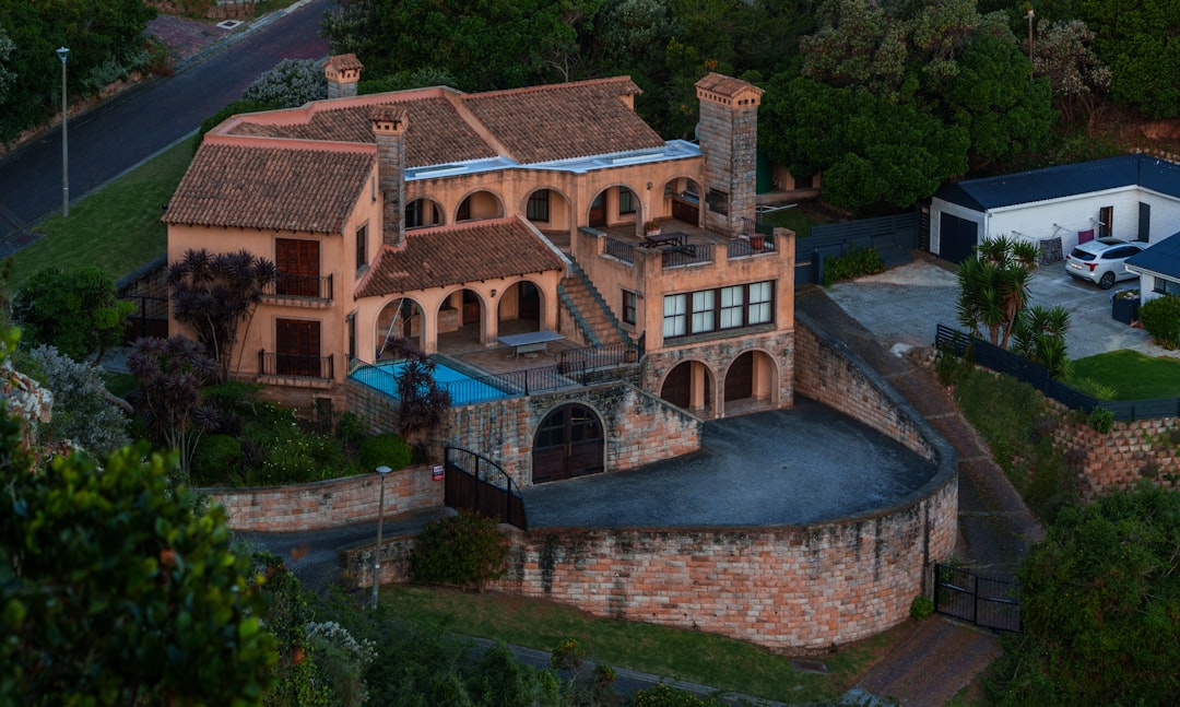 أفضل مصور عقارات في الرياض: كيف تبيع عقارك من أول نظرة؟