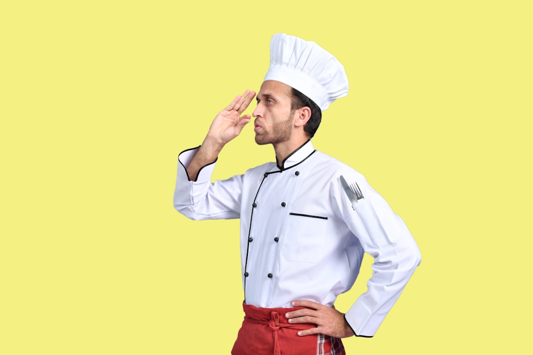 أهمية تنسيق الأطباق (Food Styling) قبل التصوير: نصائح طلال عوض