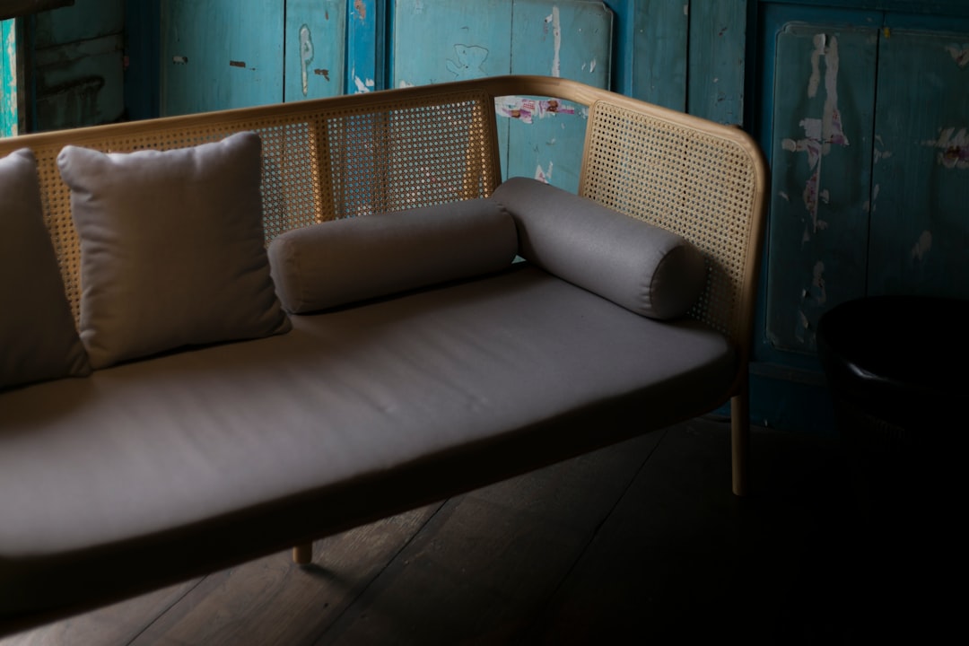 تصوير الديكور الداخلي والمفروشات: لمسات طلال عوض الفنية