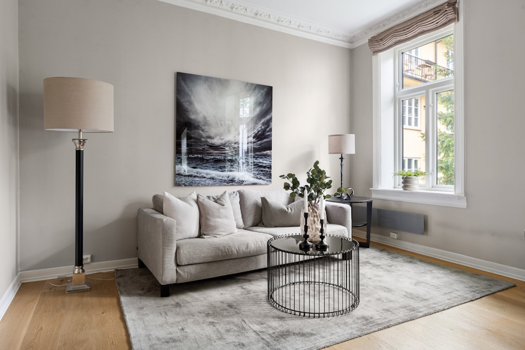 تصوير الديكور الداخلي والمفروشات: لمسات طلال عوض الفنية