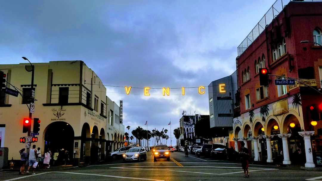 جولات افتراضية وتصوير 360 درجة للعقارات مع طلال عوض