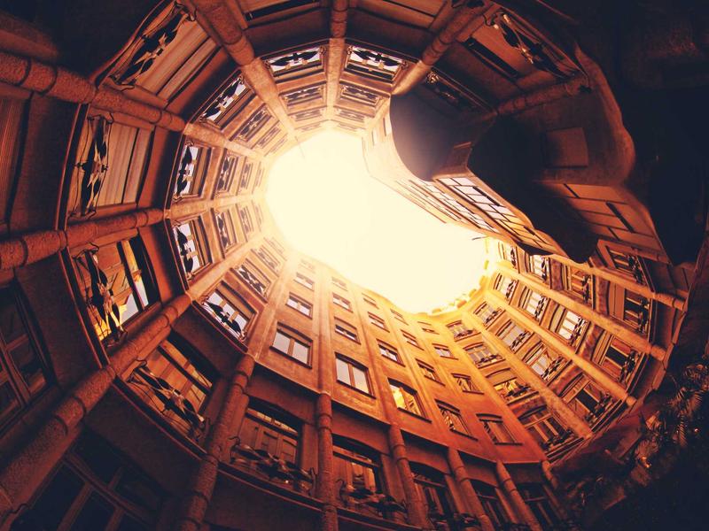 تصوير المودلز والأزياء في الرياض: رؤية فنية من طلال عوض