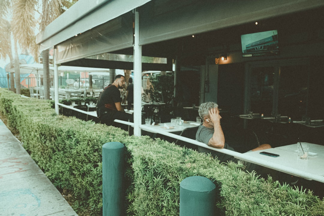 كيف تساعد الصور الاحترافية في تقييمات جوجل ماب لمطعمك؟