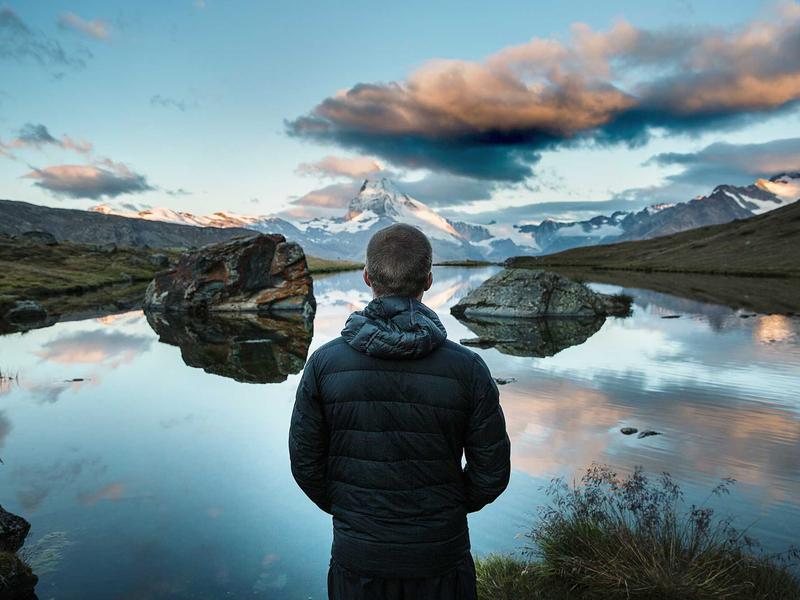 تصوير المعارض التجارية والبوثات في واجهة الرياض