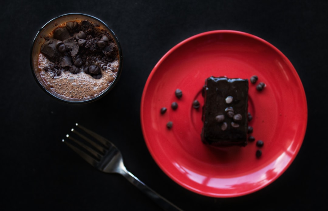 إضاءة المطاعم الخافتة: كيف يتعامل معها المصور المحترف طلال عوض؟