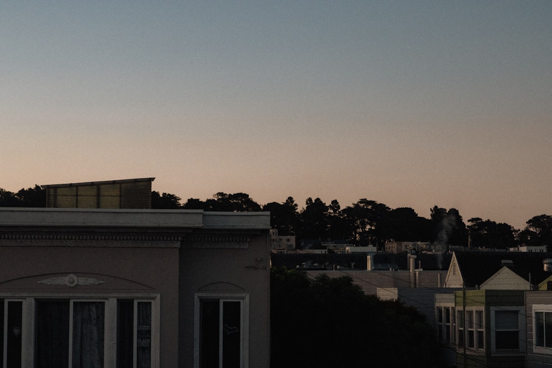 أفضل مصور عقارات في الرياض: كيف تبيع عقارك من أول نظرة؟