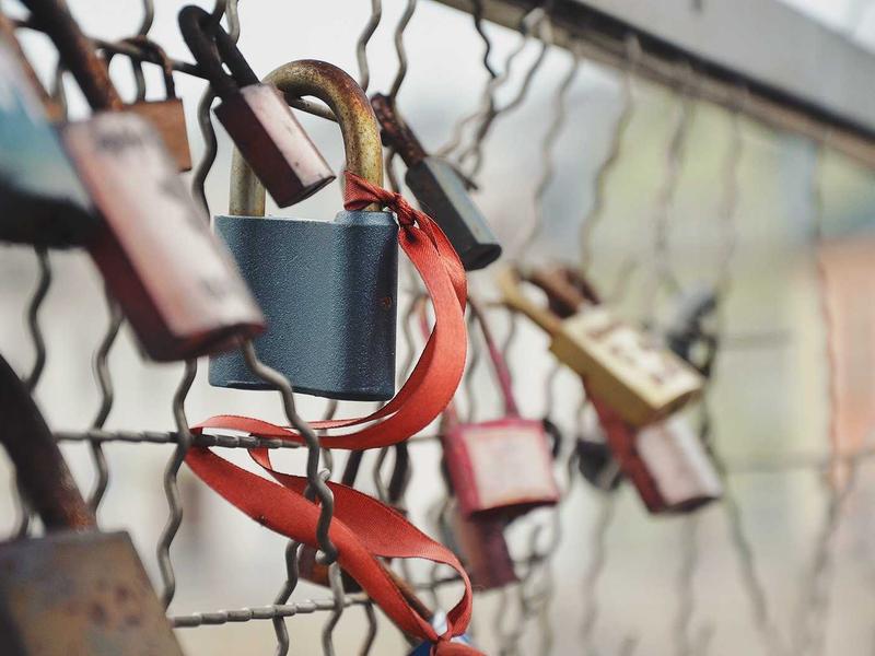 تصوير المعارض التجارية والبوثات في واجهة الرياض