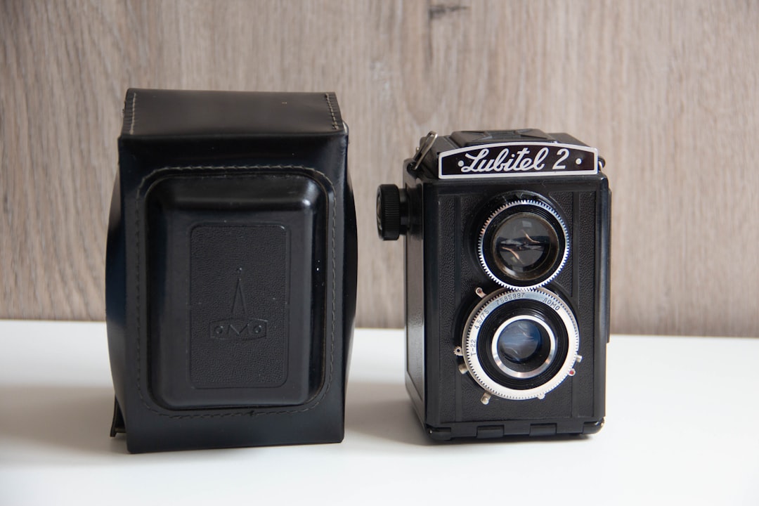 معدات تصوير المنتجات التي يستخدمها استوديو طلال عوض