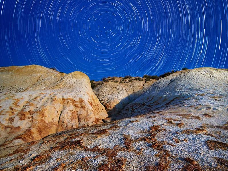 تصوير المعارض التجارية والبوثات في واجهة الرياض