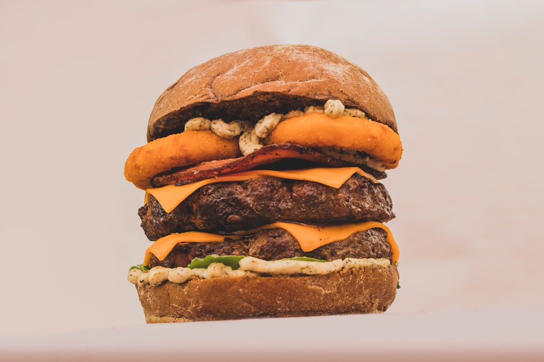 تأثير تصوير المنيو الاحترافي على زيادة معدل طلبات المطاعم في السعودية