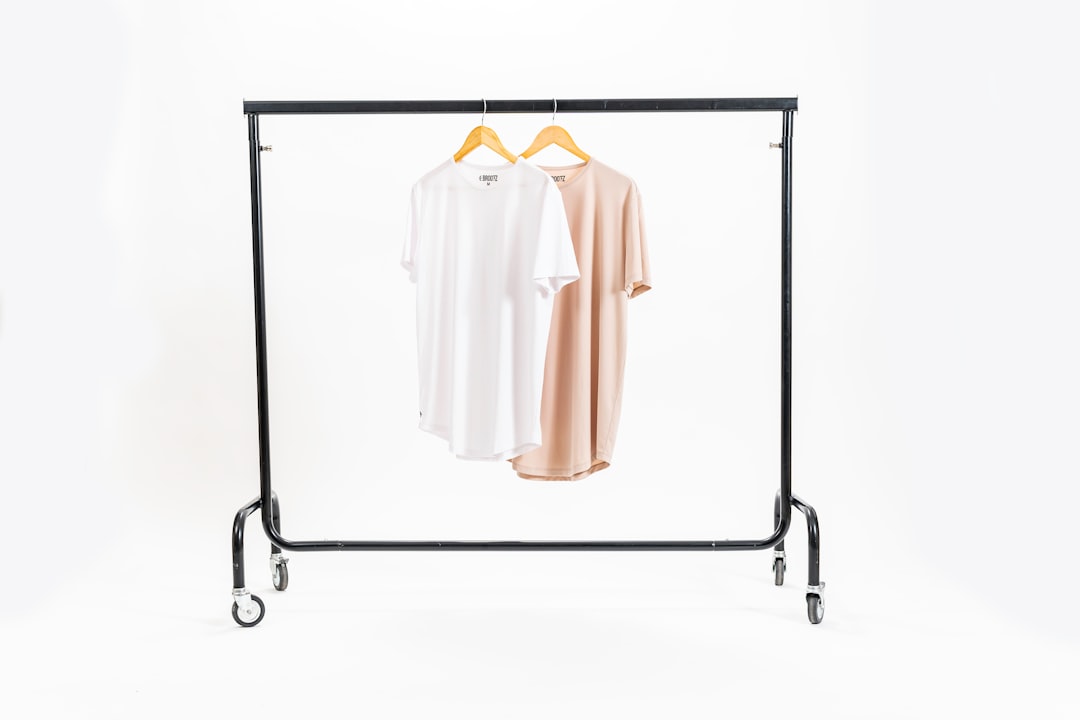 أهمية التصوير بخلفية بيضاء (White Background) لمتاجر سلة وزد