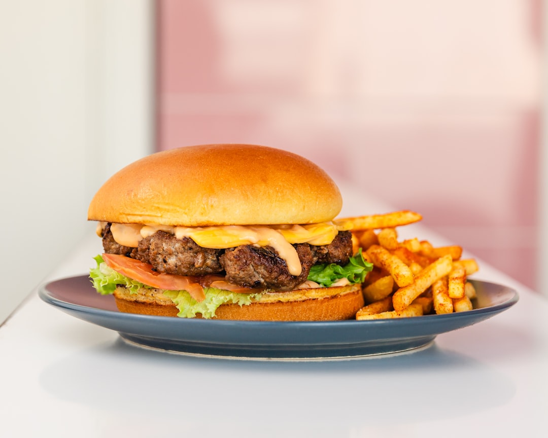 تأثير تصوير المنيو الاحترافي على زيادة معدل طلبات المطاعم في السعودية