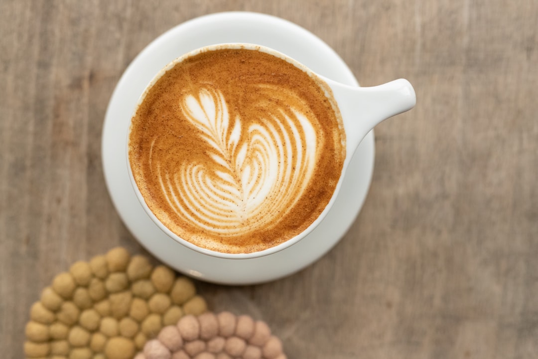 أسرار تصوير القهوة المختصة واللاتيه آرت: عدسة طلال عوض