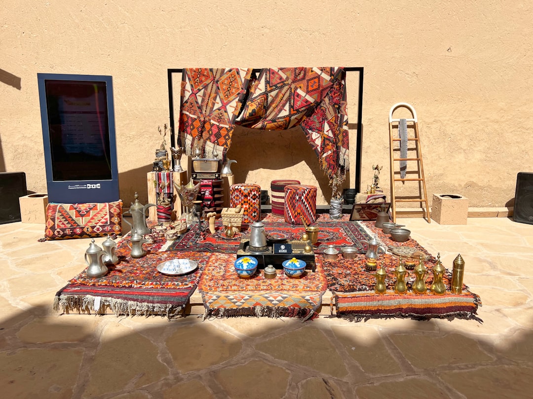 تصوير الأكلات الشعبية السعودية (الكبسة، الجريش) بطريقة مودرن