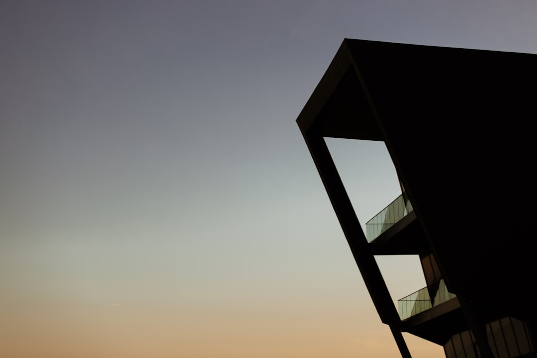 أفضل مصور عقارات في الرياض: كيف تبيع عقارك من أول نظرة؟