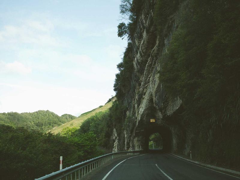 تصوير المودلز والأزياء في الرياض: رؤية فنية من طلال عوض