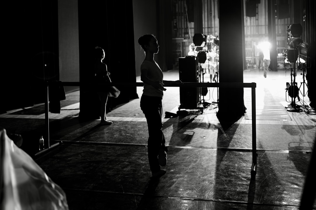 تصوير الكواليس (Behind the Scenes) للفعاليات الكبرى