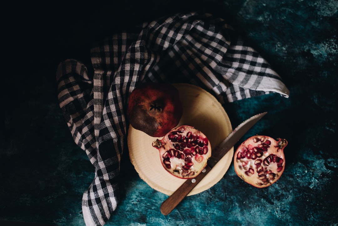 إضاءة المطاعم الخافتة: كيف يتعامل معها المصور المحترف طلال عوض؟