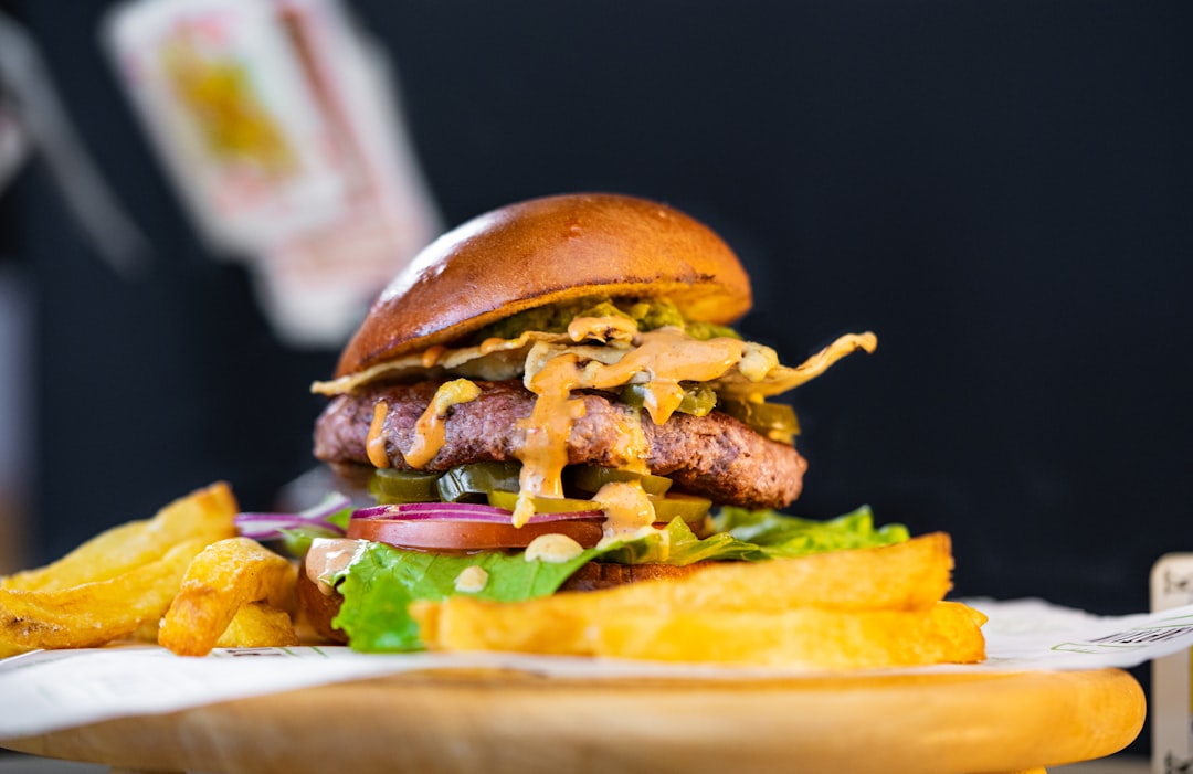 تأثير تصوير المنيو الاحترافي على زيادة معدل طلبات المطاعم في السعودية