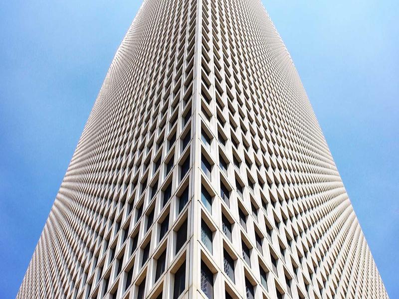 تصوير المودلز والأزياء في الرياض: رؤية فنية من طلال عوض