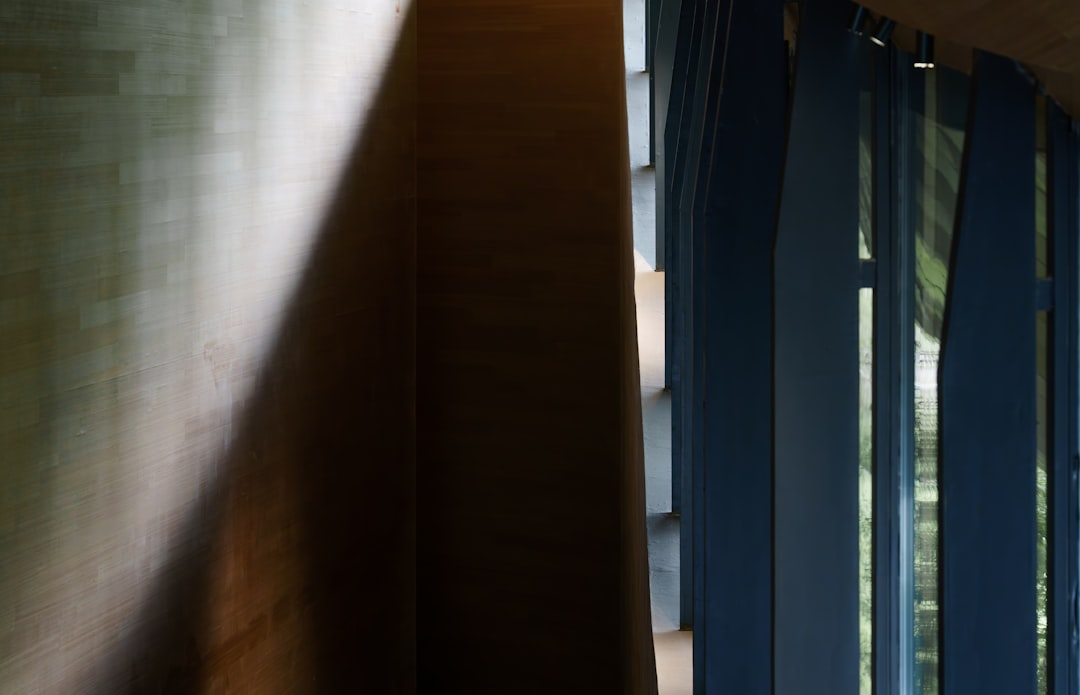 كيفية معالجة صور العقارات لإظهار الإضاءة الطبيعية بشكل مثالي