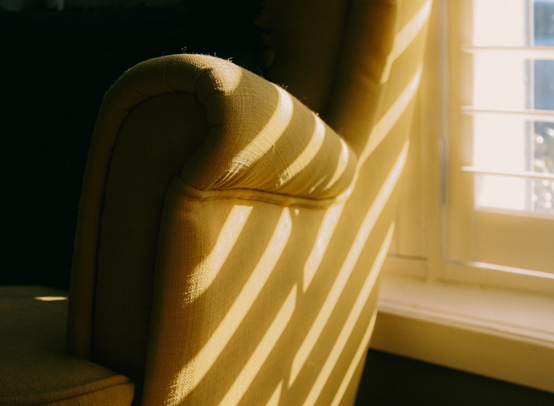 تصوير الديكور الداخلي والمفروشات: لمسات طلال عوض الفنية