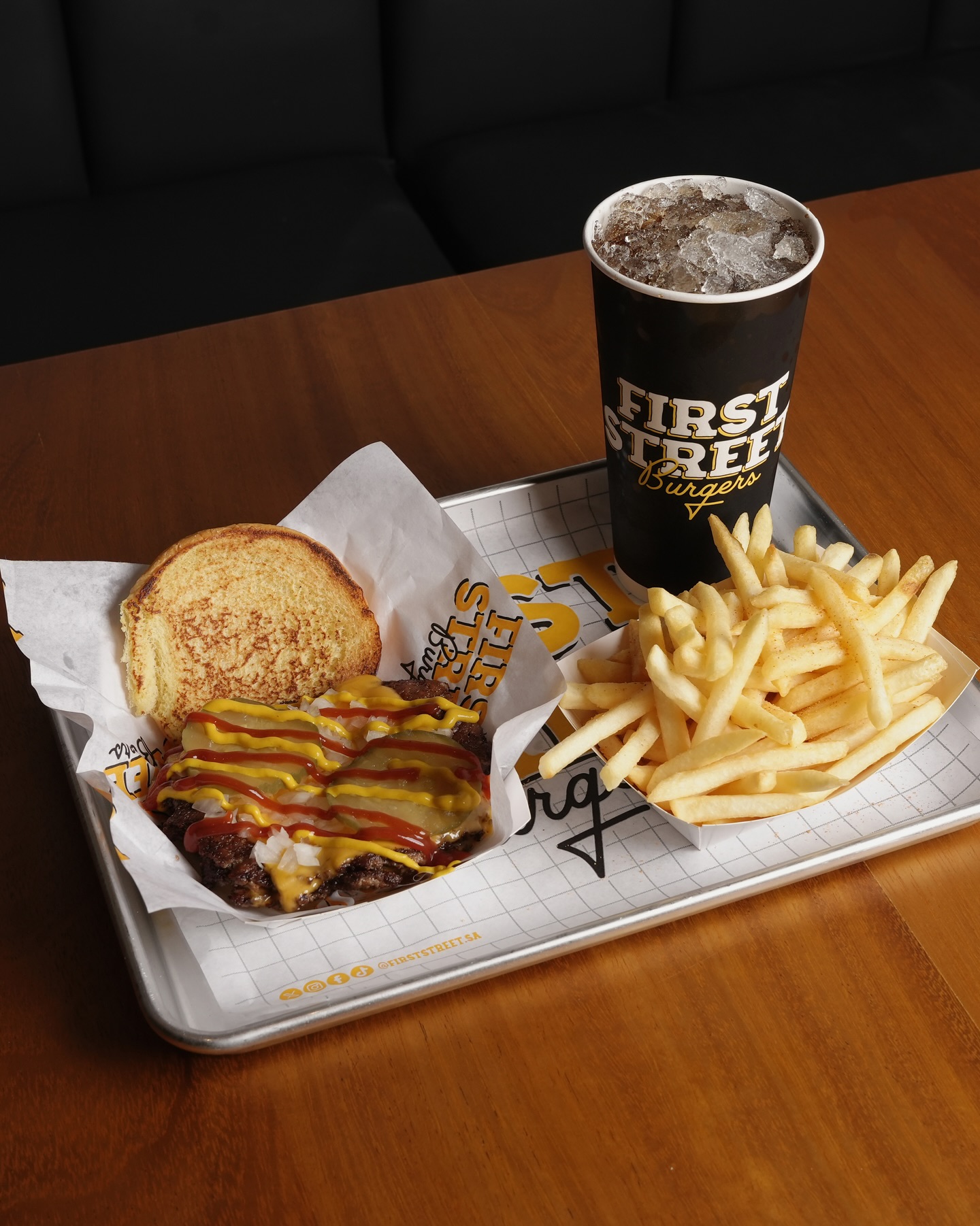 مشروع تصوير "فيرست ستريت برجر" بالرياض | عدسة المصور طلال عوض - تصوير طلال عوض